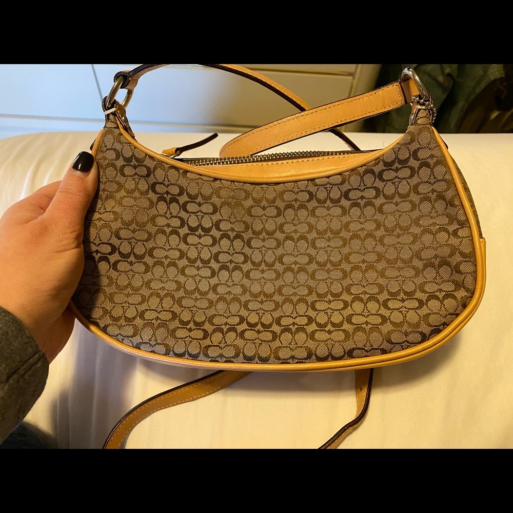 Coach crossbody - Picture 3 of 3